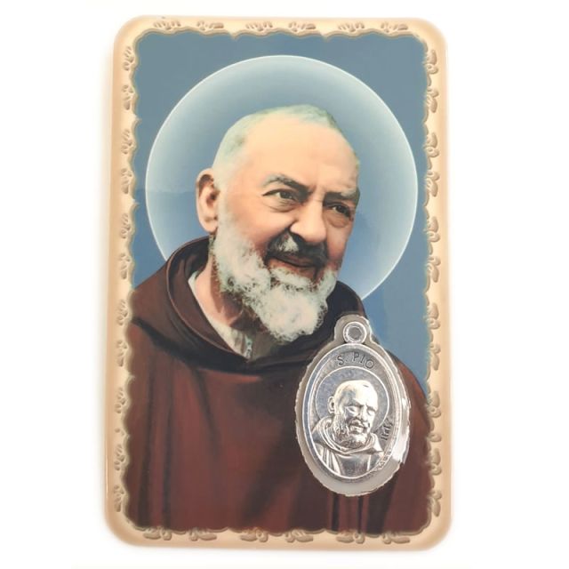 Carte avec médaille Saint Padre Pio